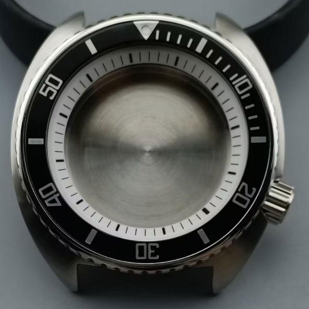42.5mm silver watch case with black bezel and white ring, compatible with NH35/NH36 movements, Seiko brand.