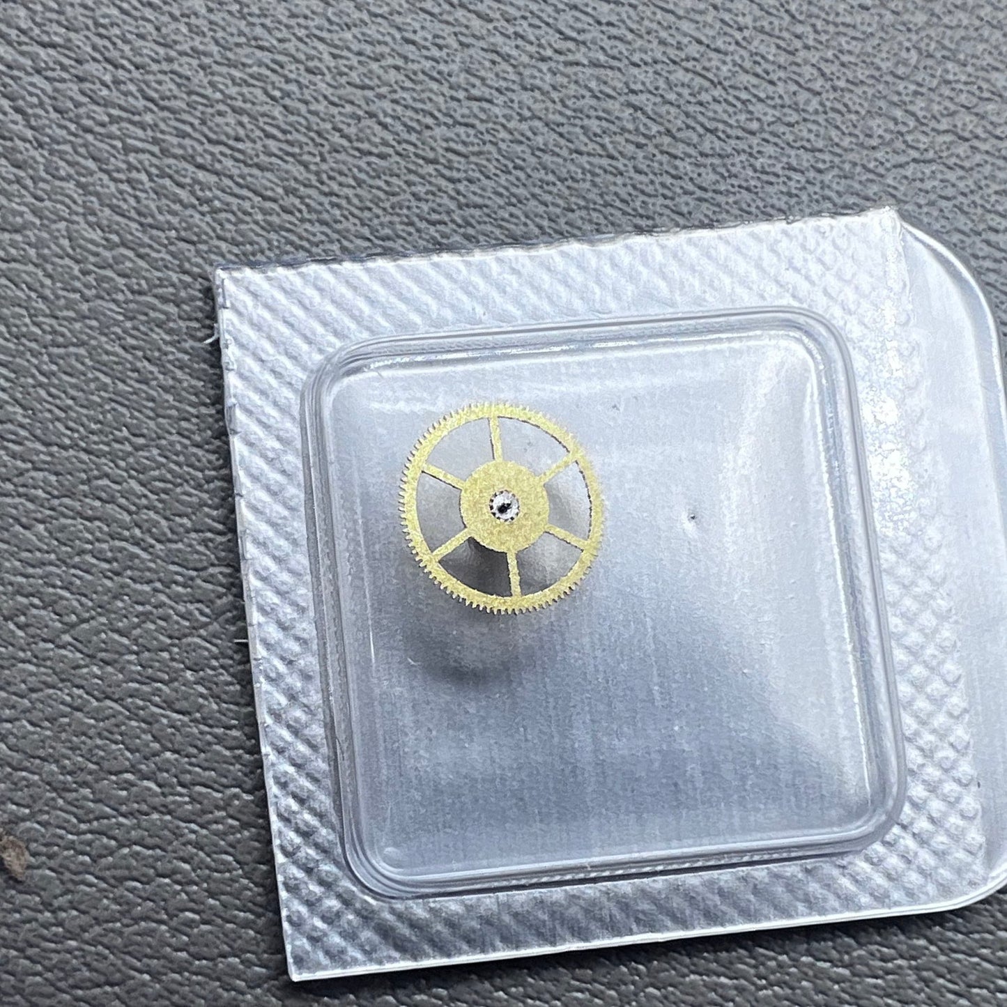 Set of 2 generic reversing third wheels for ETA, Seagull 2836/2834/2824 watch movements.