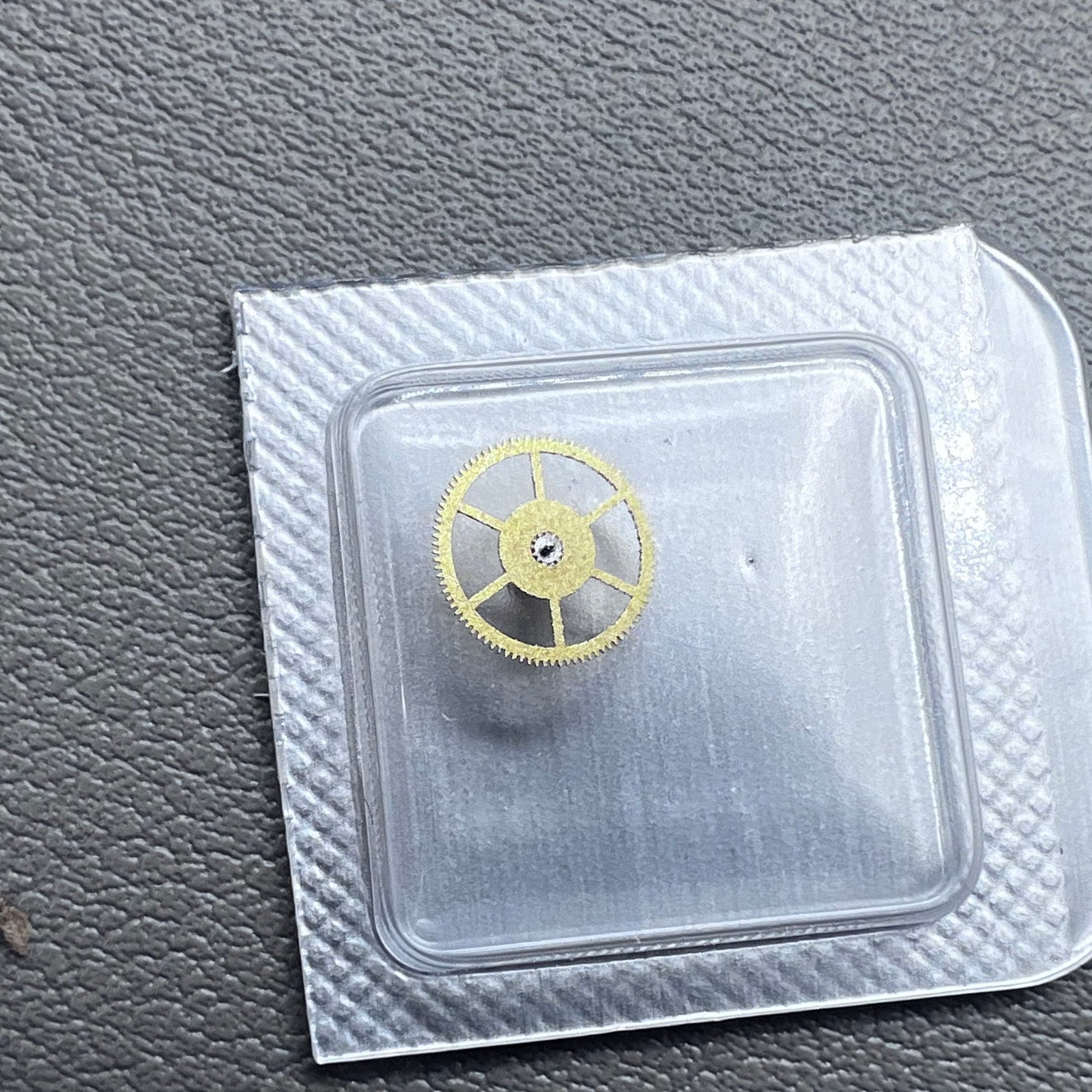 Set of 2 generic reversing third wheels for ETA, Seagull 2836/2834/2824 watch movements.