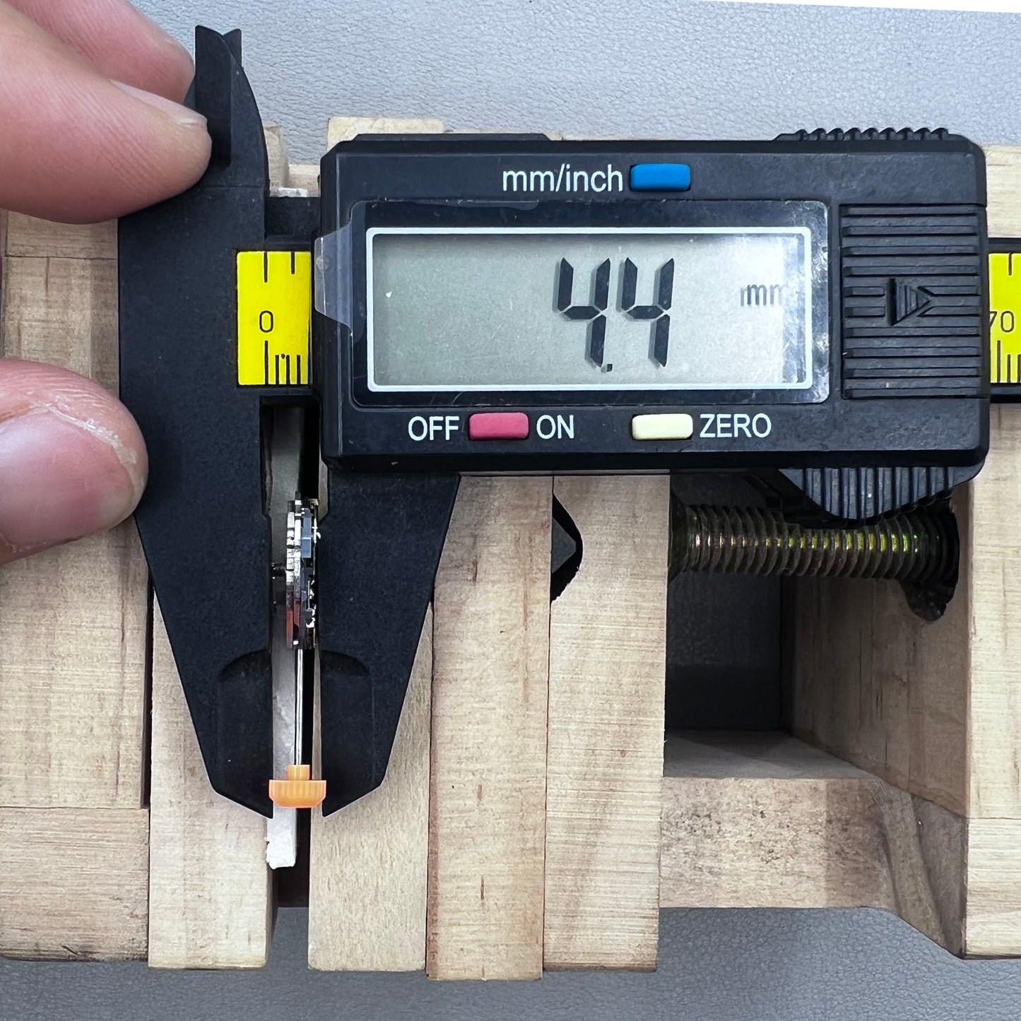 Japan Miyota 1L40 Quartz Movement Date@6