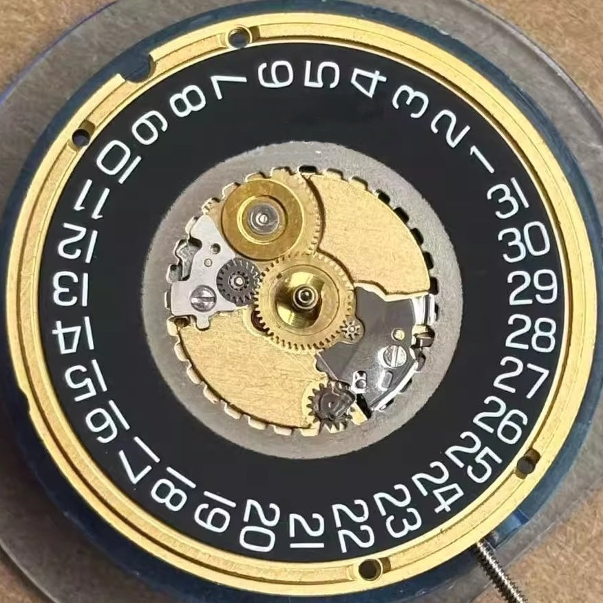 Swiss Made ETA955.112 Quartz Movement 3 Hands Black Disk Date At 3