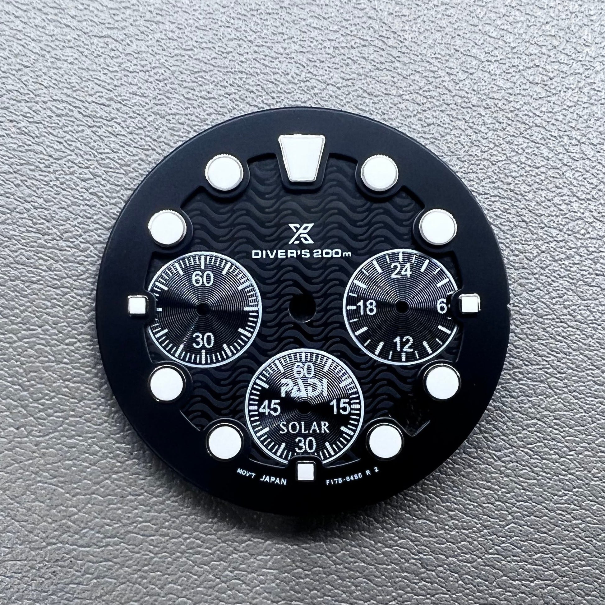 31mm black-green luminous watch dial with single calendar, compatible with VD53 movement.