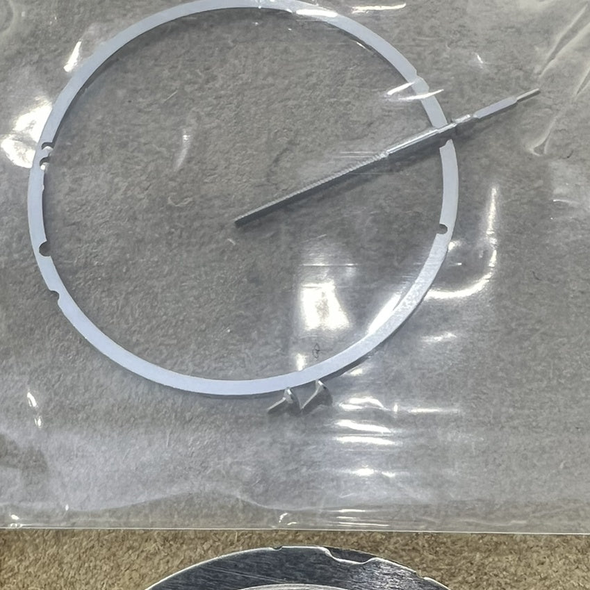 Miyota 9130 automatic watch movement with date display at 6 o?clock, precision mechanical component for watches