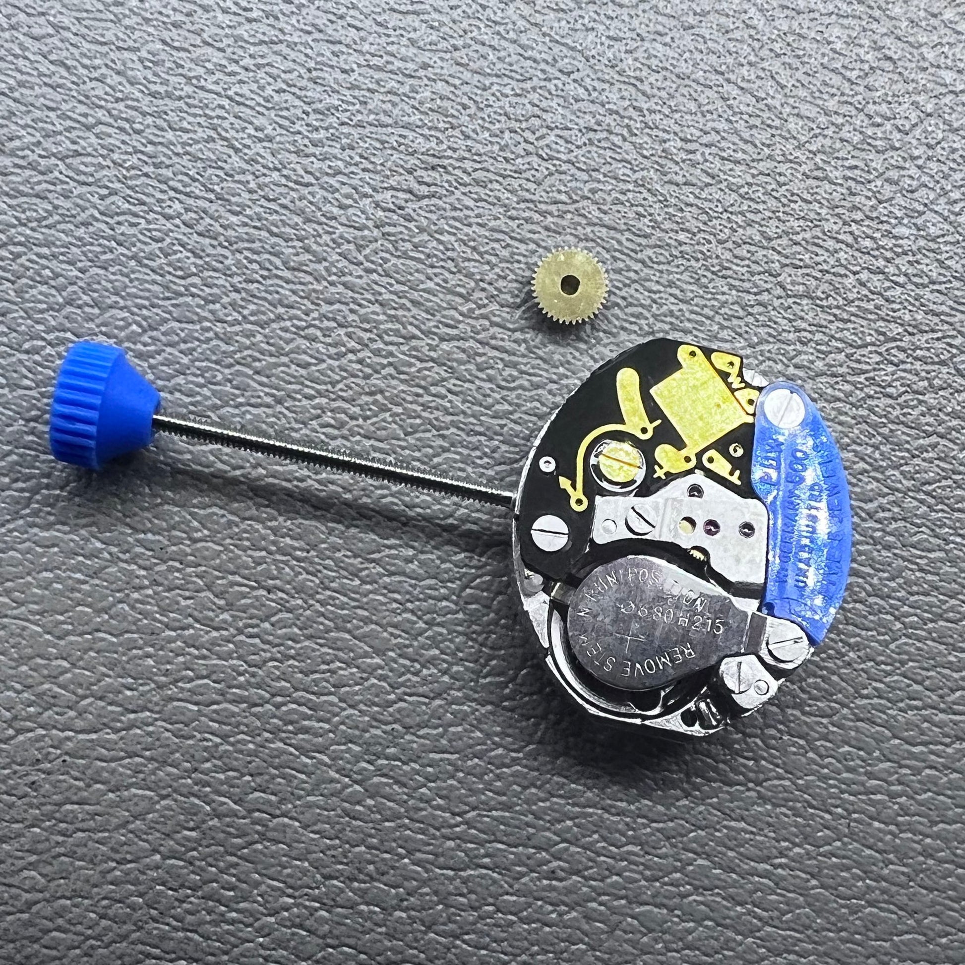 Replacement quartz watch movement ETA 978.002 with 2 hands, precision made in China for accurate timekeeping.