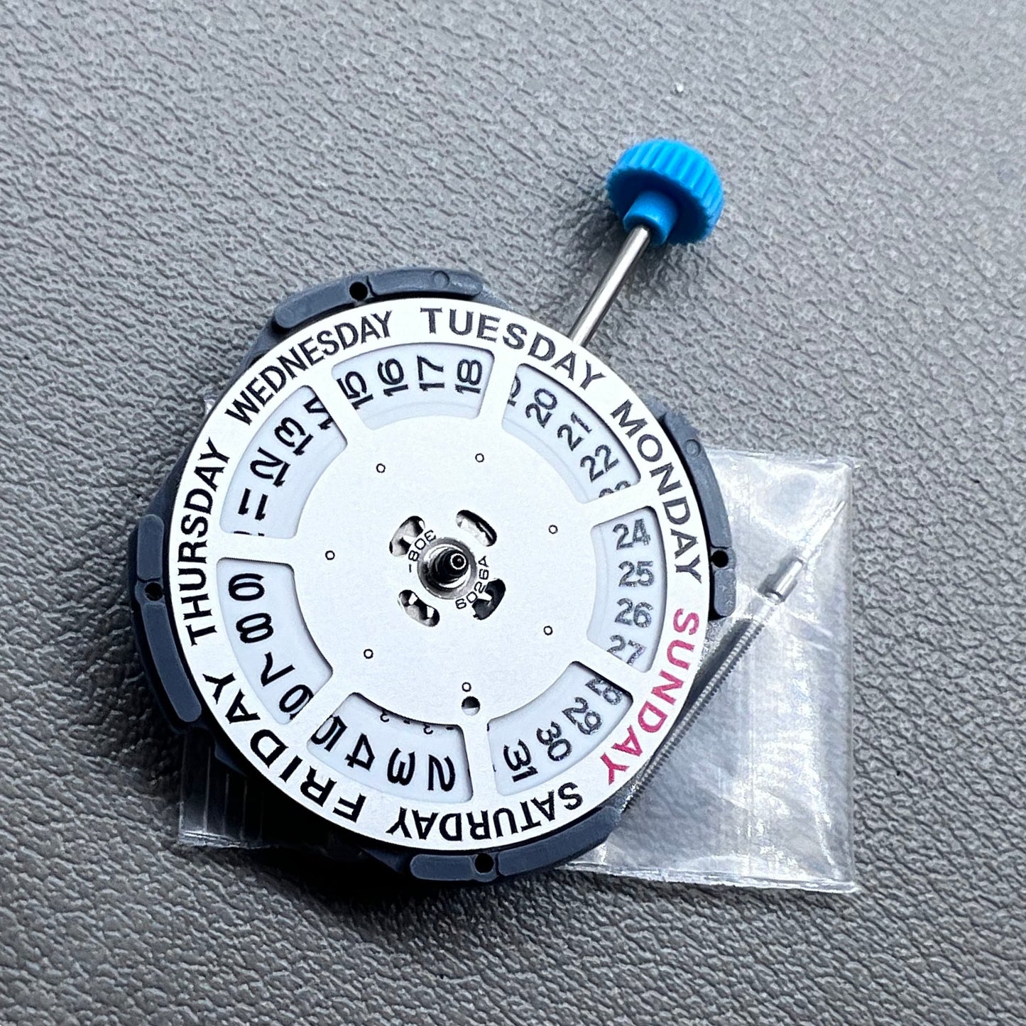 Japan Miyota 6M50 quartz watch movement with 3 hands for precise timekeeping in watch accessories.