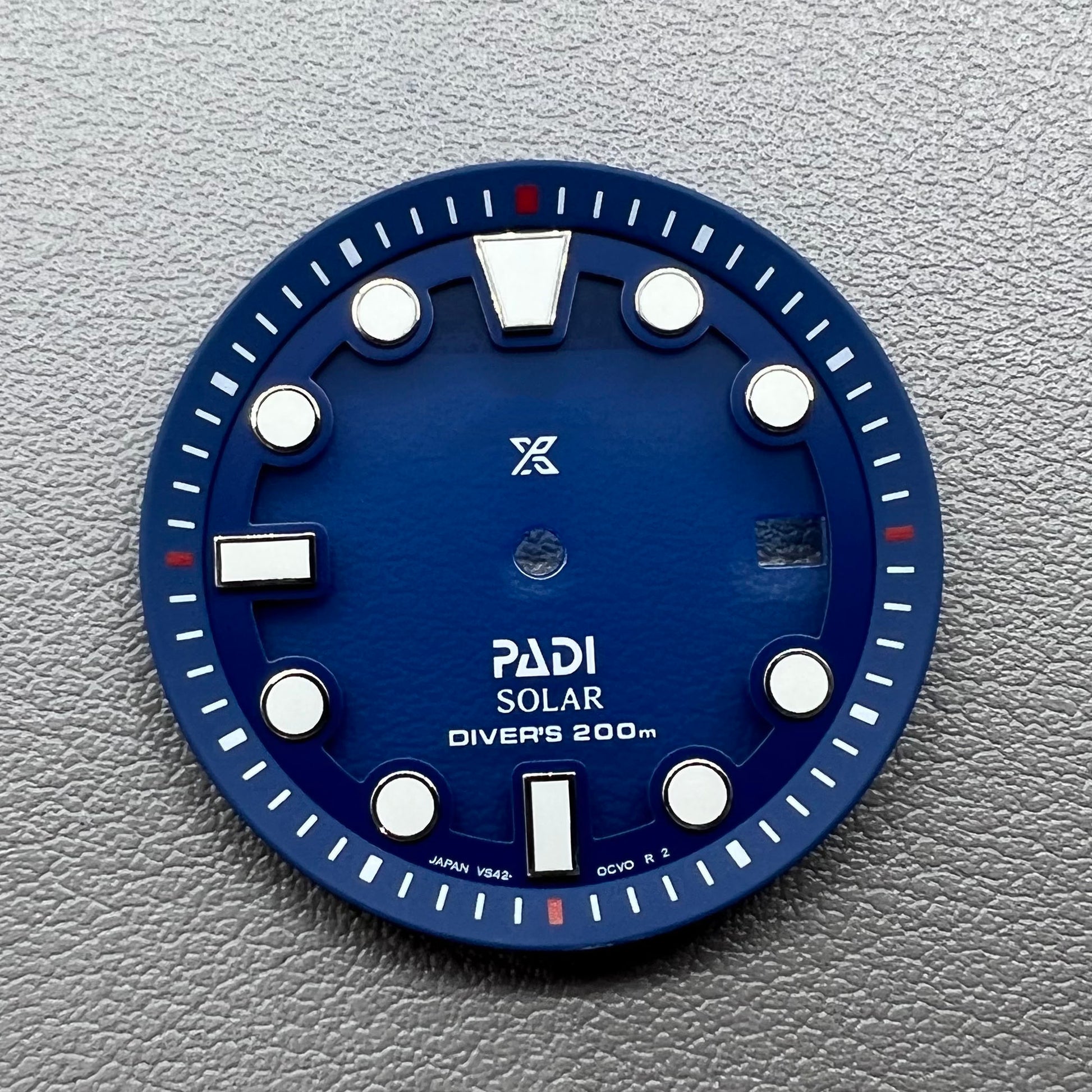 Gradual blue 31.8mm diving Datejust dial with green luminous markers for VS42 movement.