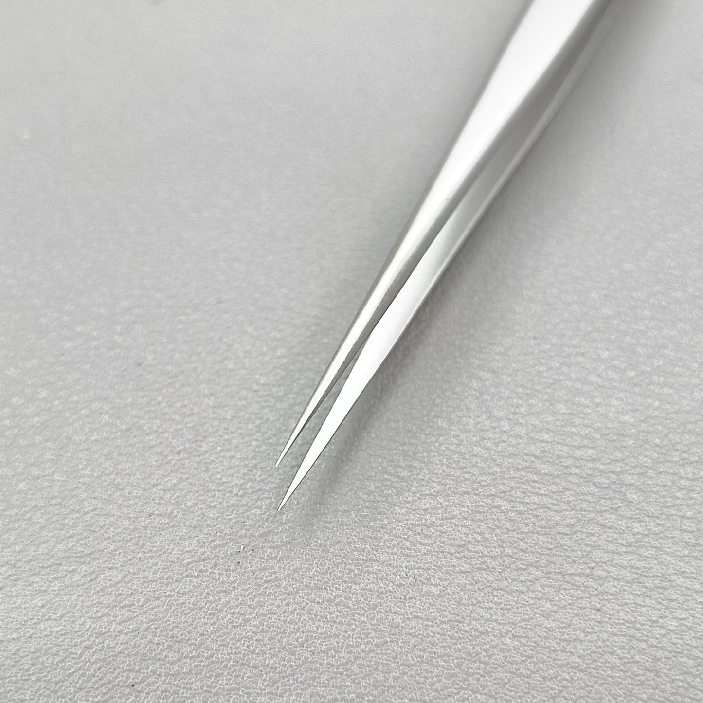 Swiss Bergeon 7026-SS Antimagnetic Tweezer Narrow and Fine Points L : 140mm