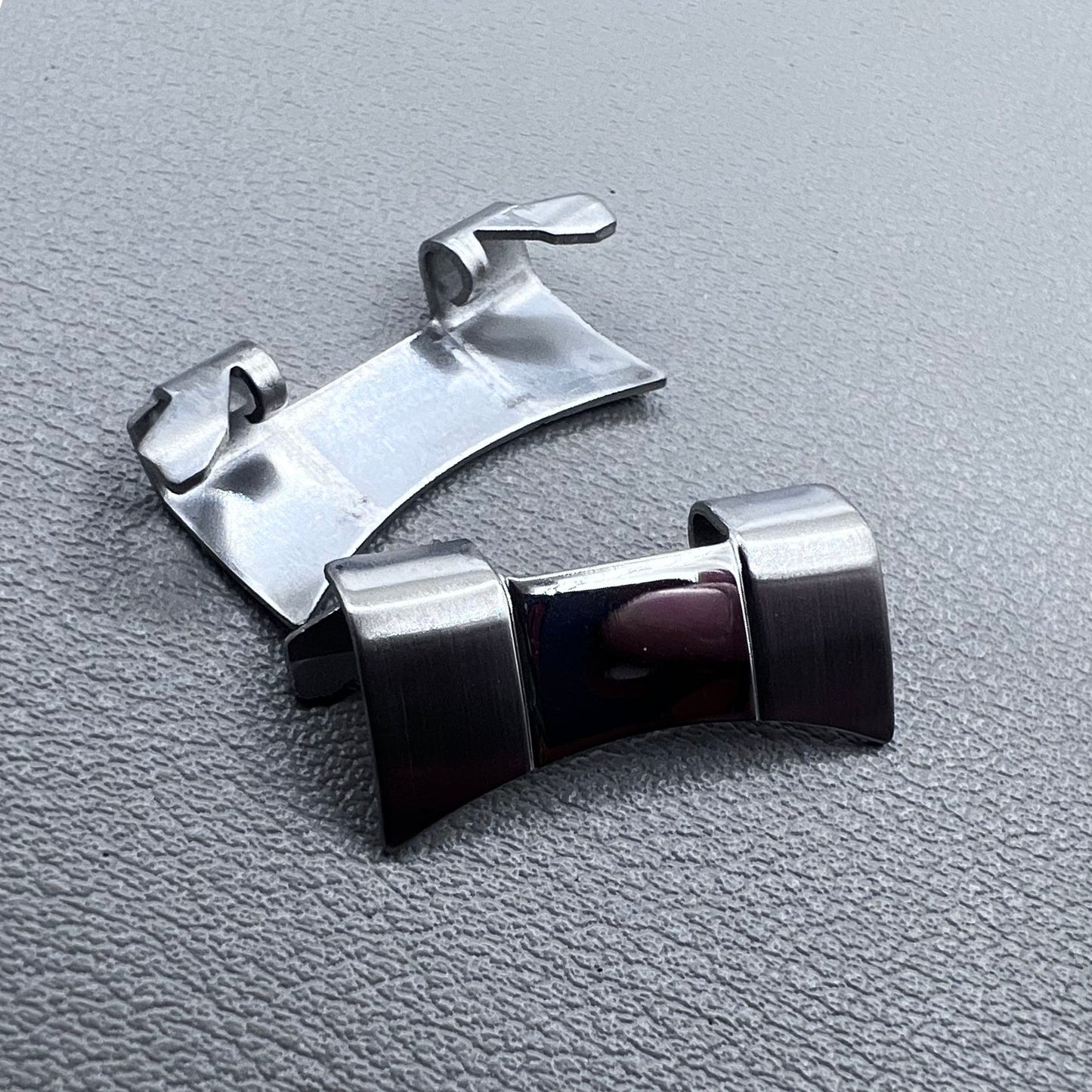 4 PIECES Silver S/S Curved End Links Spring Bars Bracelet Watch Band Strap