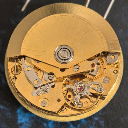 Chinese Dandong 7750 mechanical watch movement with 21600 frequency and small second at 9 o?clock for precision timekeeping.
