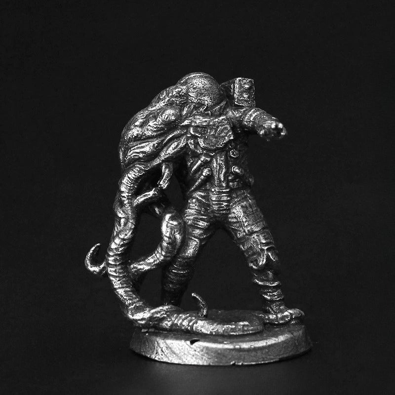 Parasitized Astronaut Copper Figurine White Bronze Sci-Fi Wargame 292-5