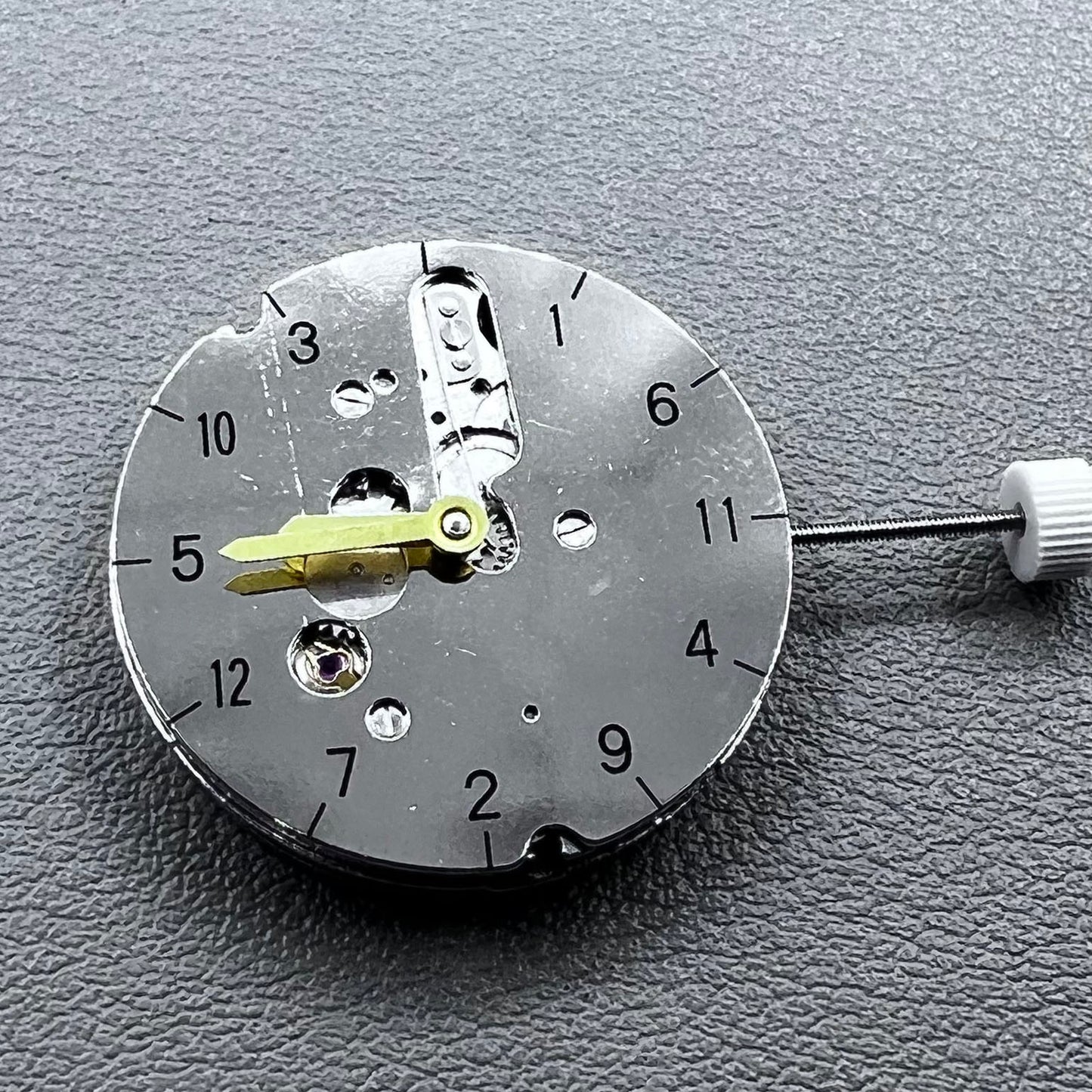 NN2813 watch accessory featuring automatic mechanical movement, compatible with models 8205 and 8215.