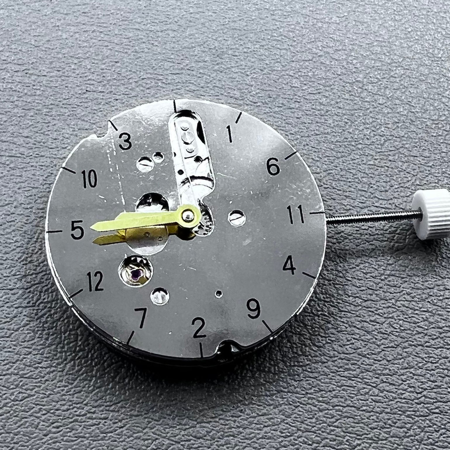 NN2813 watch accessory featuring automatic mechanical movement, compatible with models 8205 and 8215.