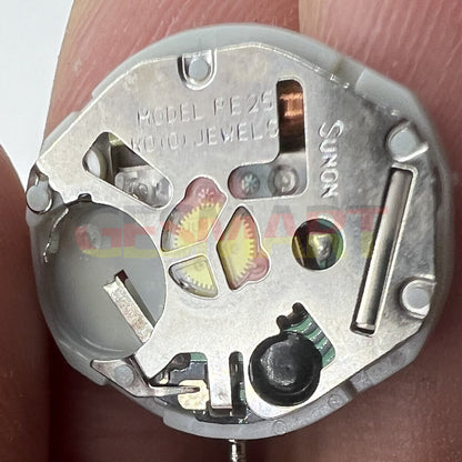 Sunon PE25 quartz watch movement with 3 hands and date display, ideal for precise watchmaking accessories.