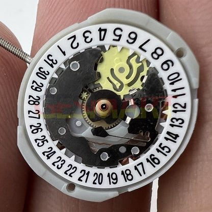 Sunon PE25 quartz watch movement with 3 hands and date window at 3 and 6 o?clock, replacement part.