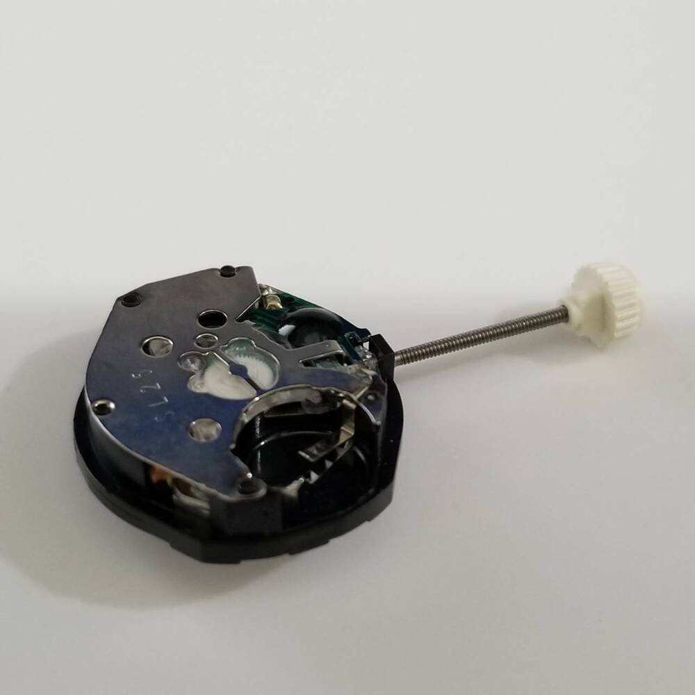 Set of 3 SUNON SL25 quartz watch movements for accurate timekeeping and repairs.