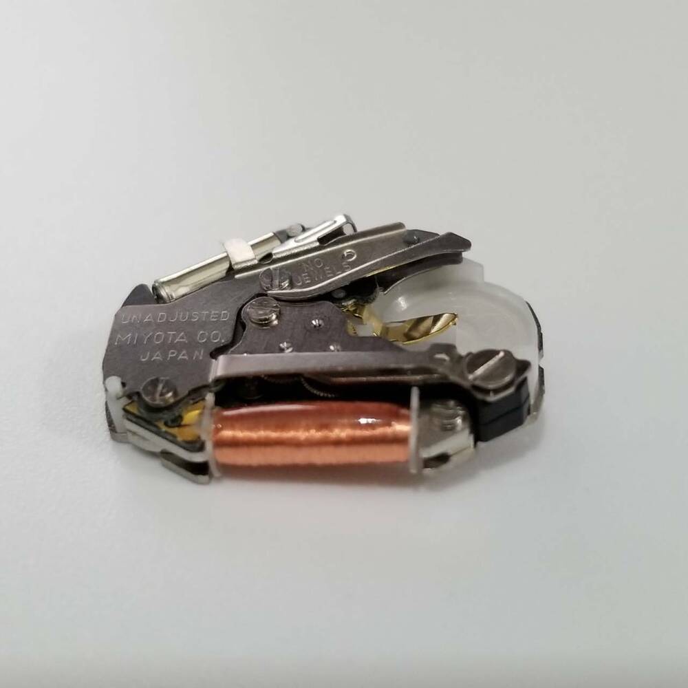 Miyota 2035 quartz watch movement repair part, compatible with 2030 and PC21 models, ideal for precise watch fixing.