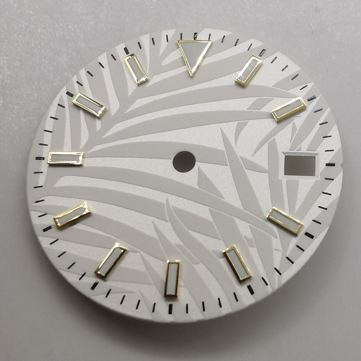 29mm Watch Dial Green Luminous Suitable for NH35 Movement With Leaf Background