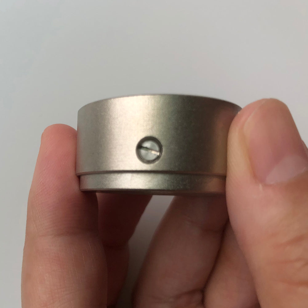 Bergeon 1997 DI 1314 watch movement holder with center screw, 13-1/4 ligne for precise repairs.