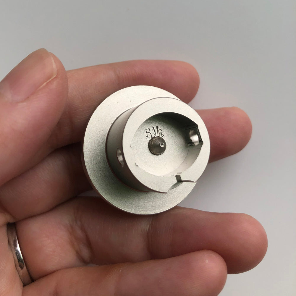 Bergeon 1997 DI 512 movement holder, 5-1/2 ligne, secure center screw, perfect for precise watch repairs.