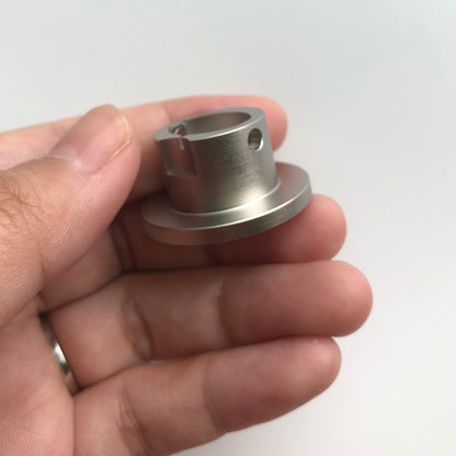 Bergeon 1997 DI 512 movement holder, 5-1/2 ligne, sturdy center screw for secure watch repair work.