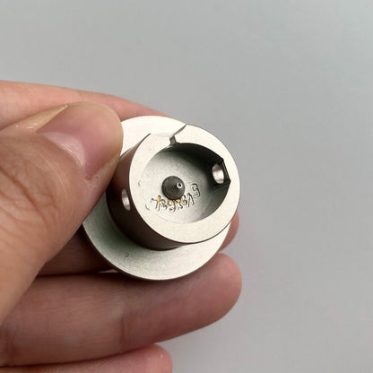 Bergeon 1997 DI 512634 watch movement holder with center screw, precision tool for secure repair tasks.