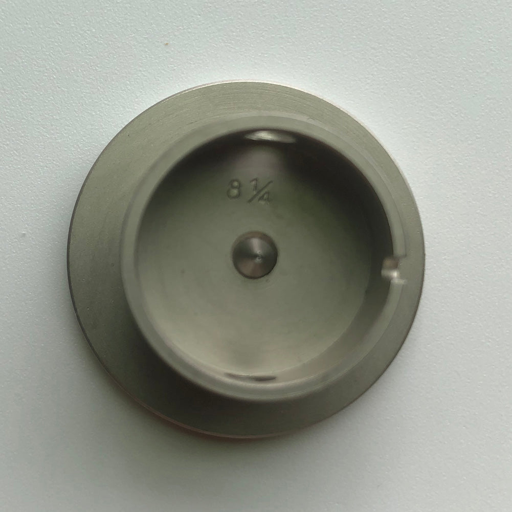 Bergeon 1997 DI 814 watch movement holder with center screw for 8-1/4 ligne movements, ideal for precise watch repairs.