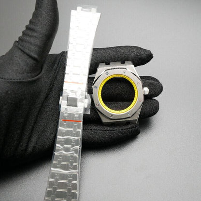 42MM 316L stainless steel watch case and bezel, compatible with NH35/NH36/4R35 movements, durable and precise.