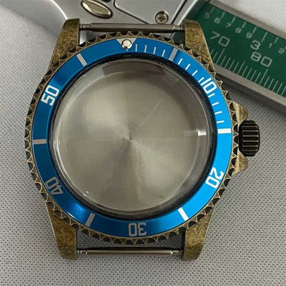 1. Stainless Steel 39.5mm watch case compatible with NH35/NH36 movement, durable design by 15 Options.  