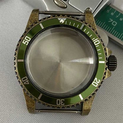 1. Stainless steel 39.5mm watch case for NH35/NH36 movement, durable and sleek design.  