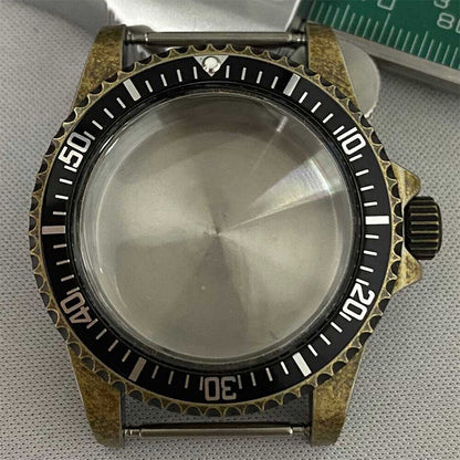 1. Stainless steel 39.5mm watch case for NH35/NH36 movement, durable and sleek design.  