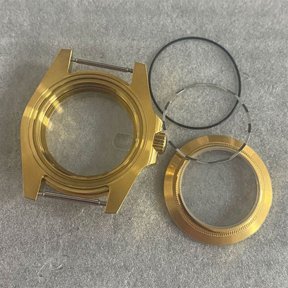 40MM PVD gold SUB watch case with transparent sapphire back, compatible with NH35/NH36 movements.