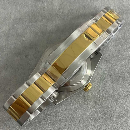 39MM Sapphire glass flat mirror watch case for NH35/NH36 with durable watch strap, perfect for everyday use.