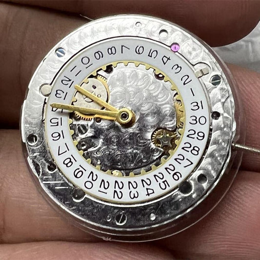 VR3135 mechanical automatic watch movement, China-made, no engraving, precise timekeeping by VR3135 brand.