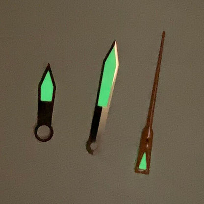 Green luminous watch hands set for NH35A/NH36A with 7.5/12/12mm sizes, perfect for precise timekeeping.