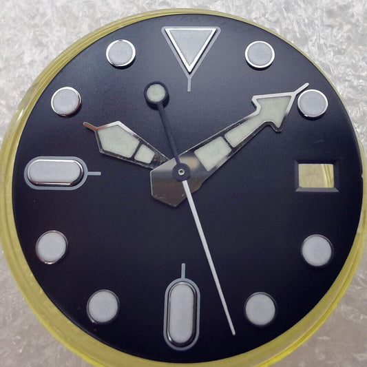 Cadran de montre 28,5 mm vert lumineux adapté au mouvement NH35 NH36 Date à 4 heures