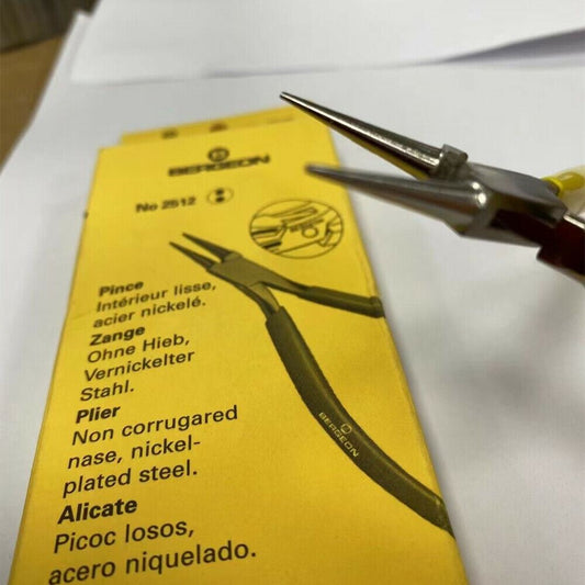 Bergeon 2512 smooth box jointed round nose pliers, 115mm, ideal for precise watchmaking and jewelry tasks.