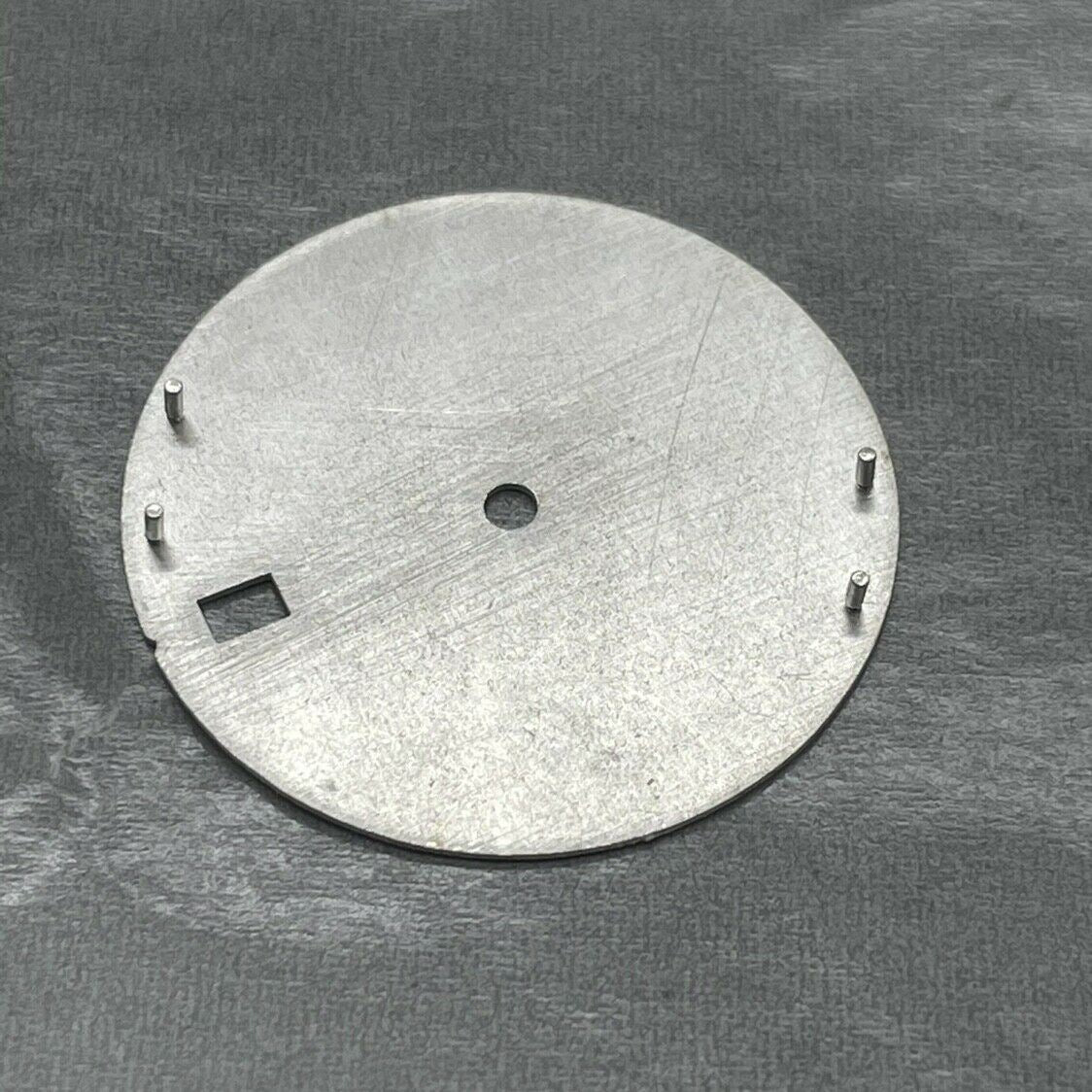 Cadran de montre C3 vert lumineux de 28,5 mm avec date à 3 h pour mouvement automatique NH35