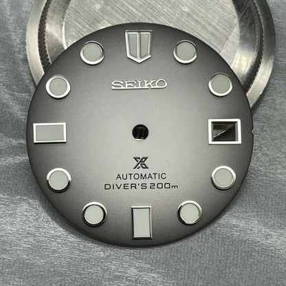 Green luminous 28.5mm C3 dial plate with date window at 3 o'clock for NH35 automatic.
