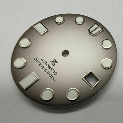 Cadran de montre C3 vert lumineux de 28,5 mm avec date à 3 h pour mouvement automatique NH35