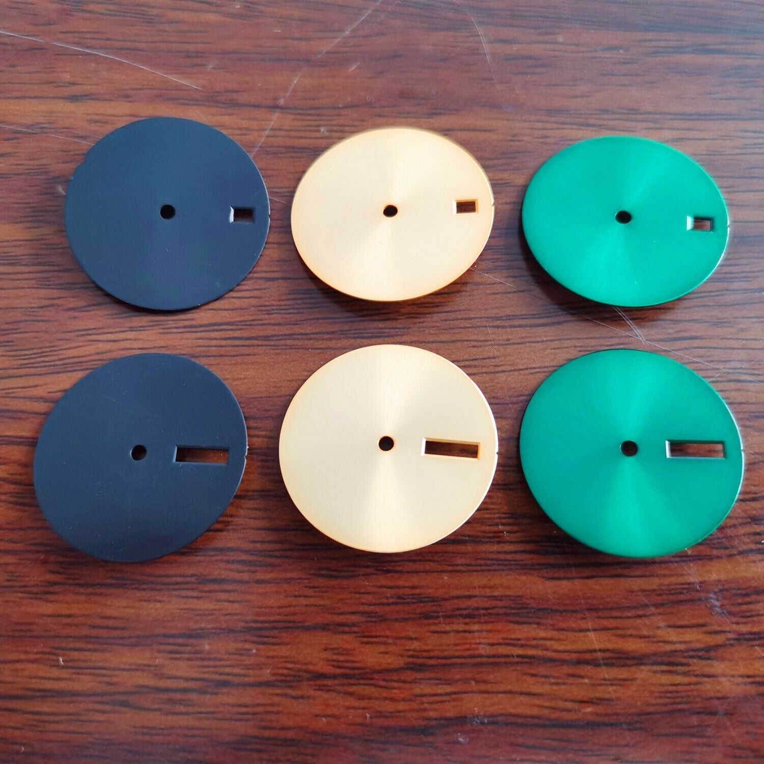 28.5mm pure color watch dial with no lume, compatible with NH35/NH36 movement for sleek watch customization.