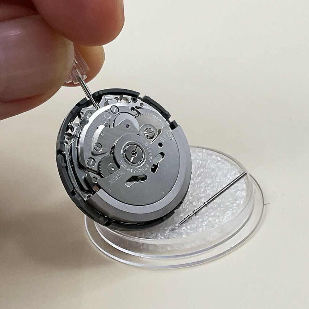 Mechanical watch movement NH39 Japan, automatic replacement part for precise timekeeping.