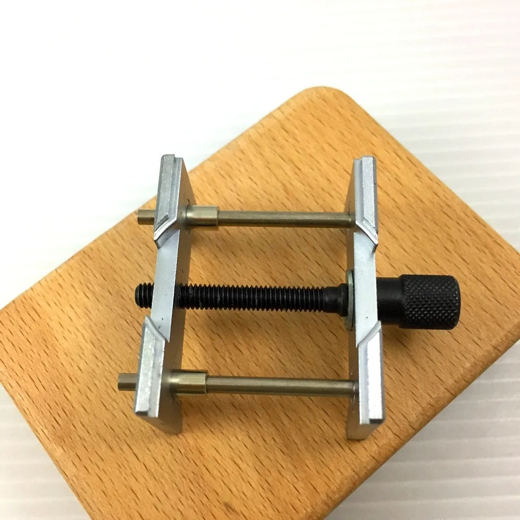 Bergeon 4040 מהדק מחזיק מנגנון מתכוונן והפיך 8 3/4''-19''