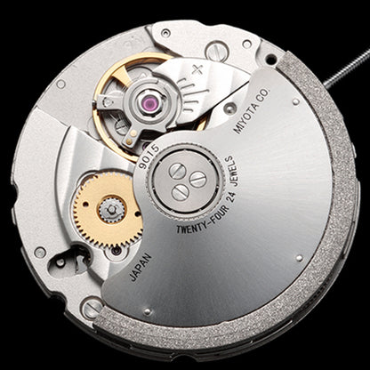 Miyota Citizen 9015 automatic watch movement showing date at 3 and 6 o?clock, Japan made.