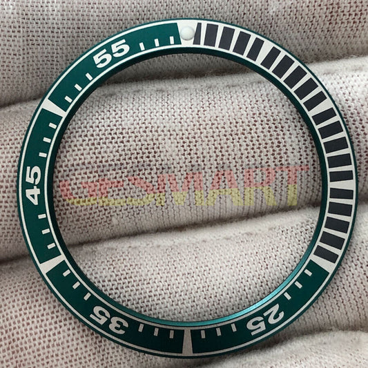 Green bezel insert for 39.9mm/31.6mm Radian aluminium watch, enhancing style and durability.