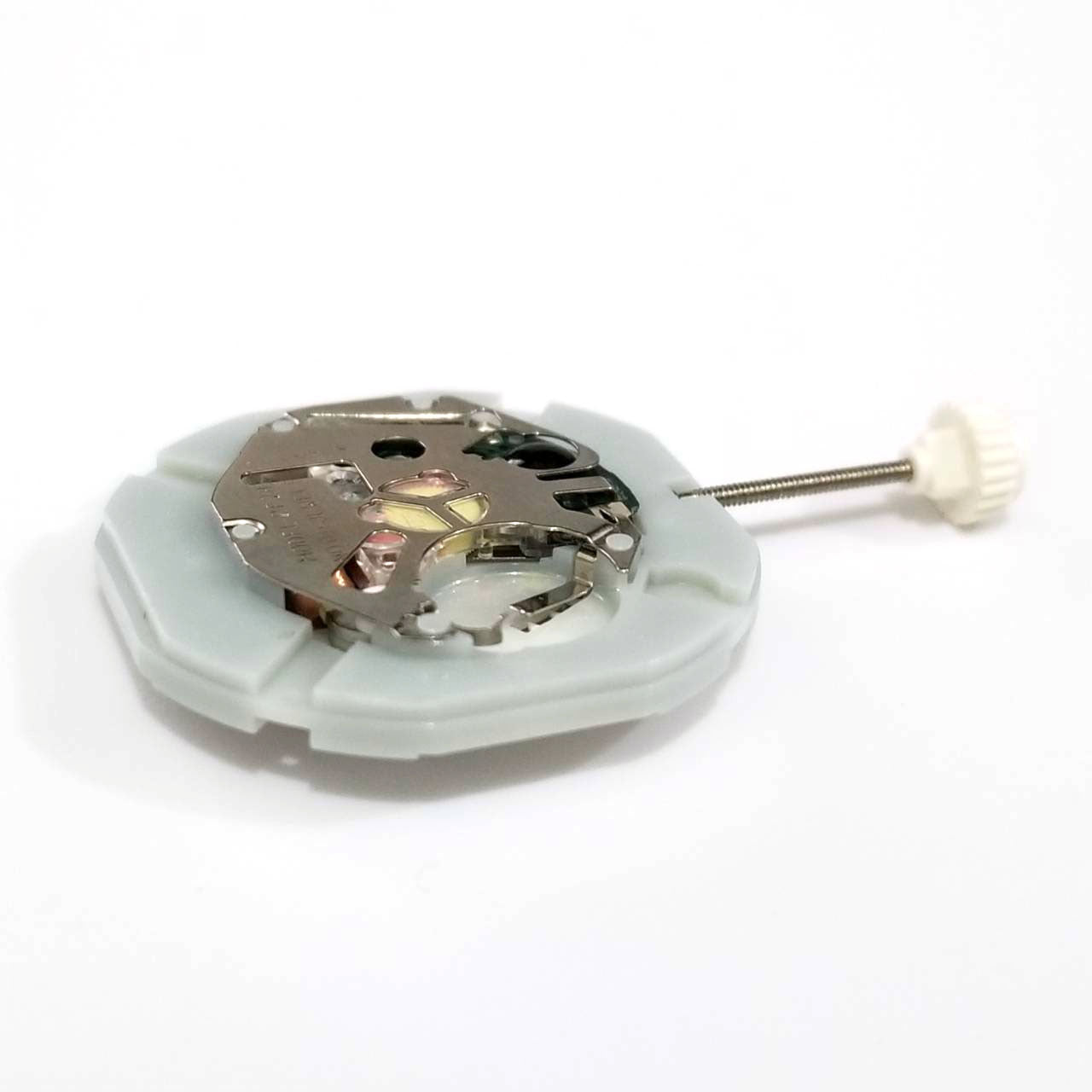 Sunon PE28 quartz watch with 3 hands and day-date display, perfect for precise timekeeping.